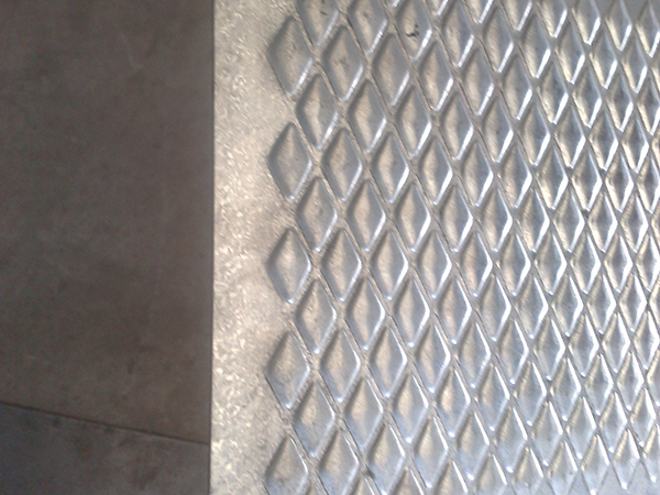 起鼓防滑板 - 河北强佑金属制品有限公司图片2